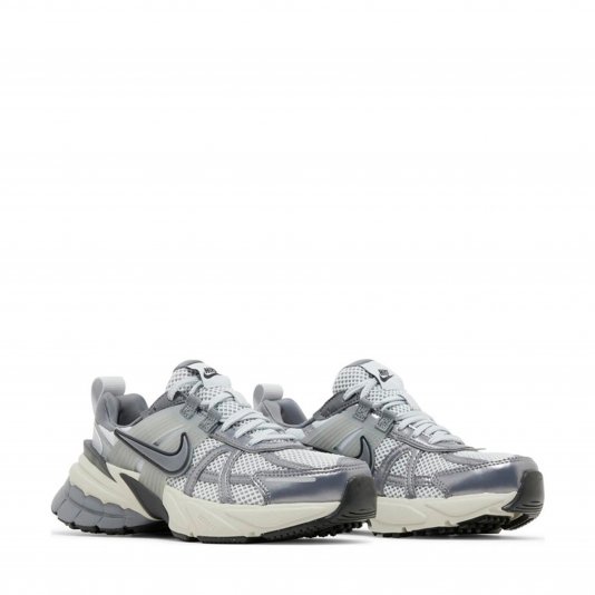 V2K Run Pure Platinum/Wolf Grey/Cool Grey/Metallic Cool Grey