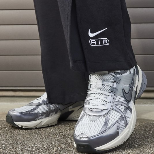 V2K Run Pure Platinum/Wolf Grey/Cool Grey/Metallic Cool Grey