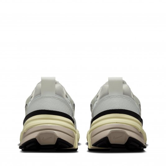 V2K Run Summit White/Pure Platinum/Light Iron Ore/Metallic Silver