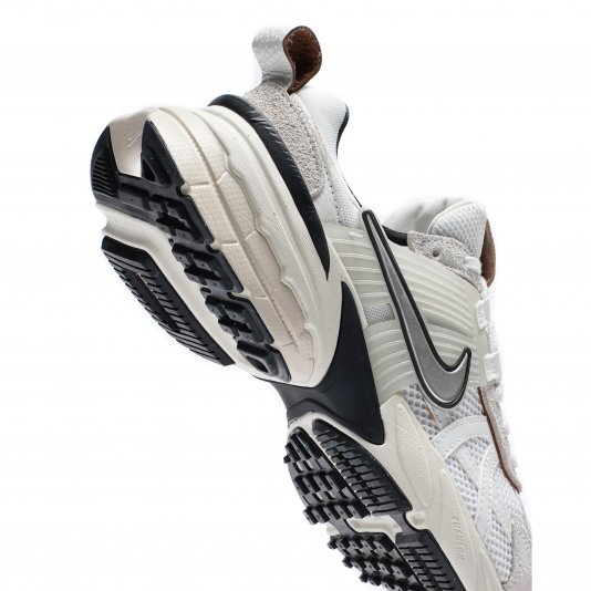 V2K Run Summit White/White/Light Orewood Brown/Chrome