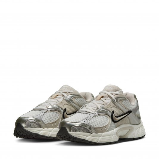 V5 RNR Summit White/Sail/Black/Light Orewood Brown