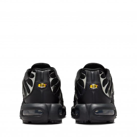 Air Max Plus SE Black/Metallic Silver/Laser Crimson/Off Noir