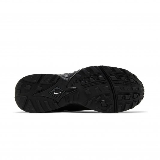 Air Terra Humara Triple Black