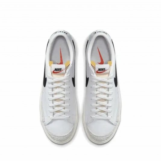 Blazer Low `77 Vintage White/Black/Sail