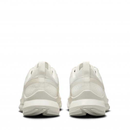 React Pegasus Trail 4 Phantom/Summit White/Light Orewood Brown