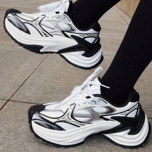 AD RS-Adventure Black/White