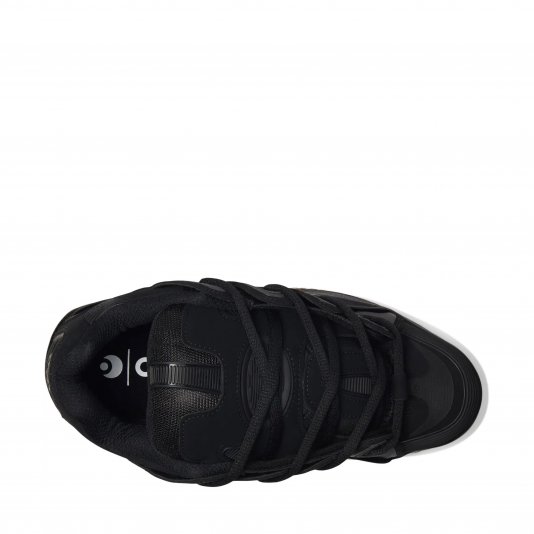 D3 2001 Black/Black/Gum