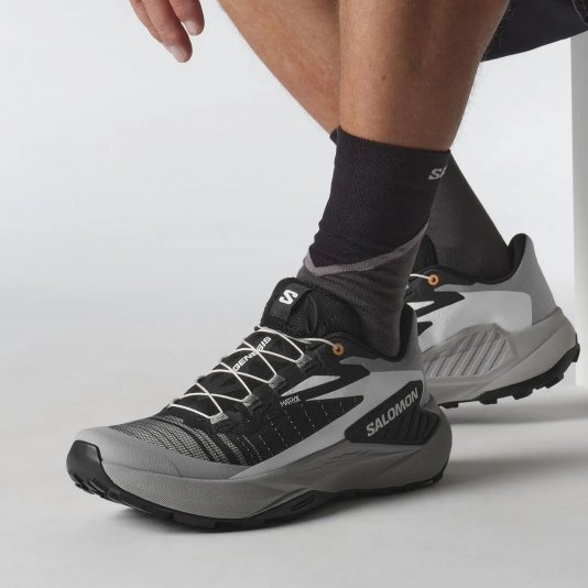 Genesis M Black/Alloy/Turmeric