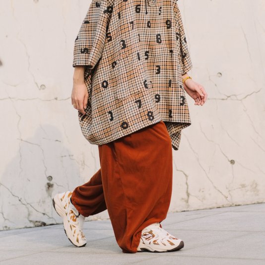 Azura RE CNY Beige/Creamy Pony/Black