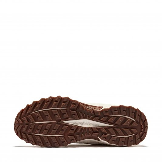 Grid Peak Sand/Burgundy