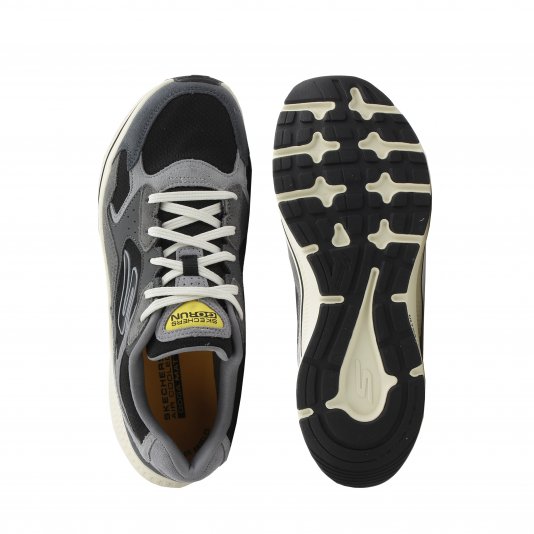 Go Run Consistent 2.0 Retro Runner V1 Charcoal/Black