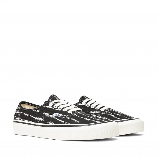 Authentic 44 DX Black/White/Og Barbed Wire