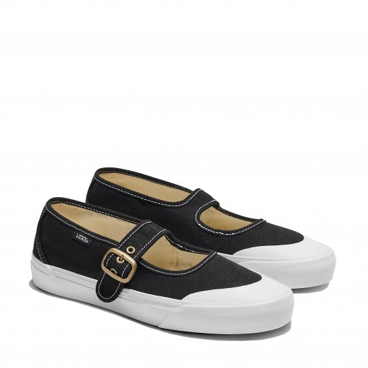 Mary Jane Black/True White